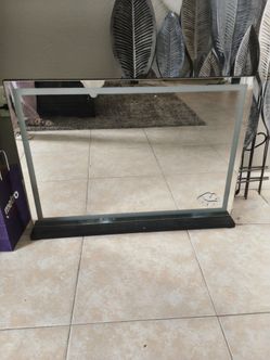 Vanity mirror