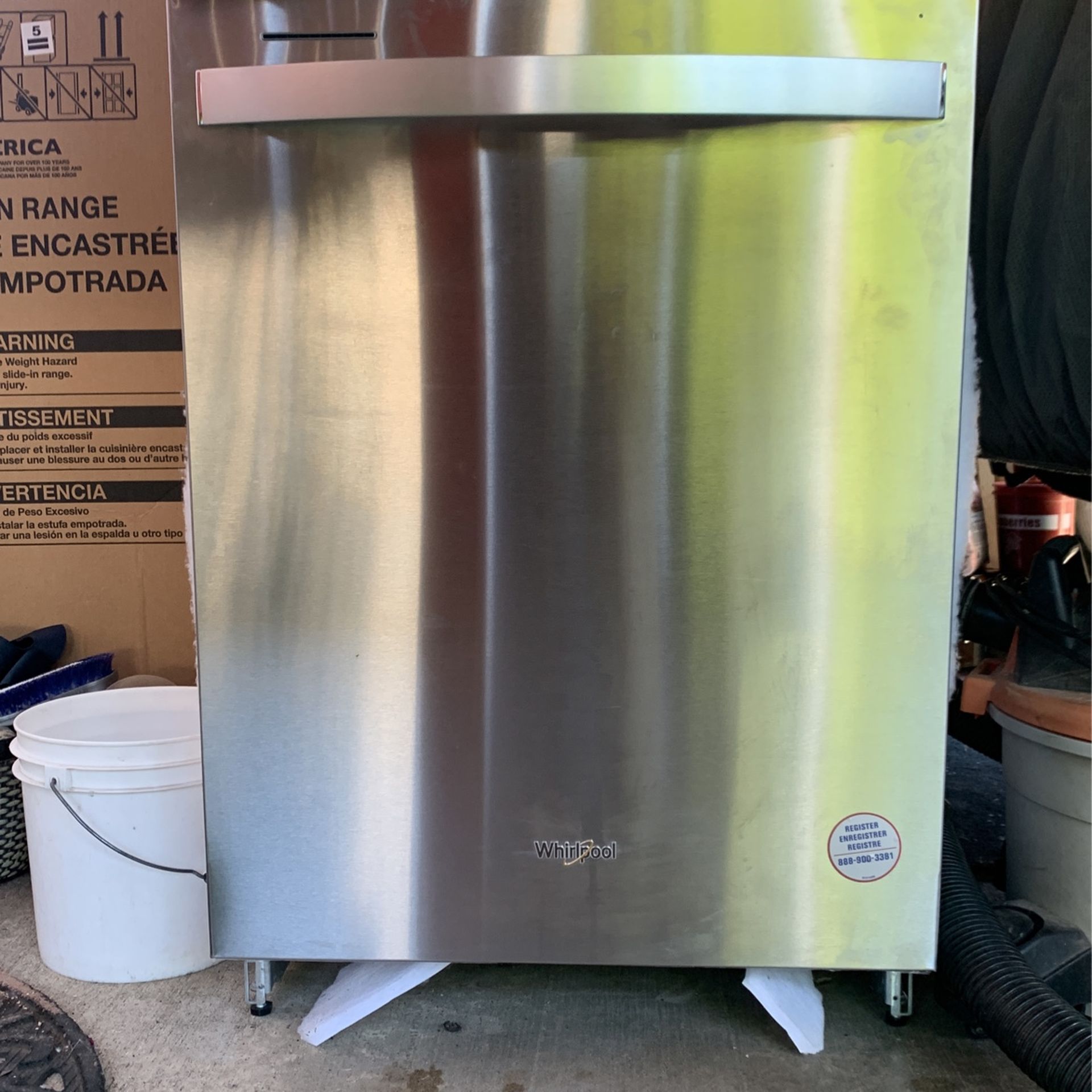 Brand New Whirlpool Dishwasher! Model # WDT530HAMM!