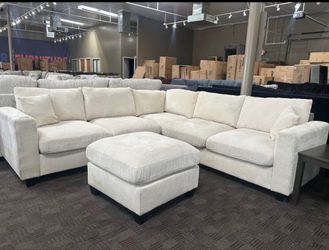 Cream comfy sectional w/ ottoman