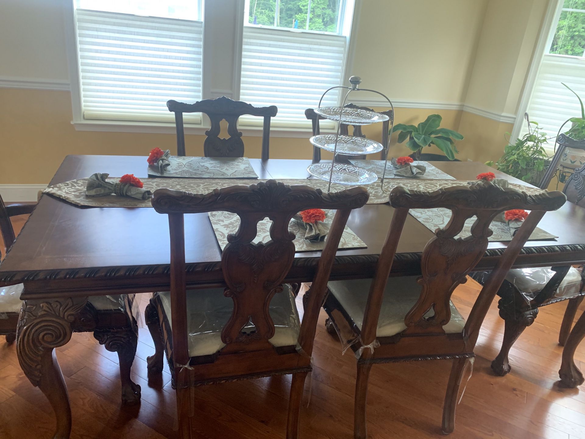 Broyhill 7 piece dining set with China Cabinet for sale