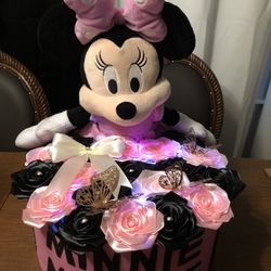 Minnie Mouse Con Flores Eternas $65