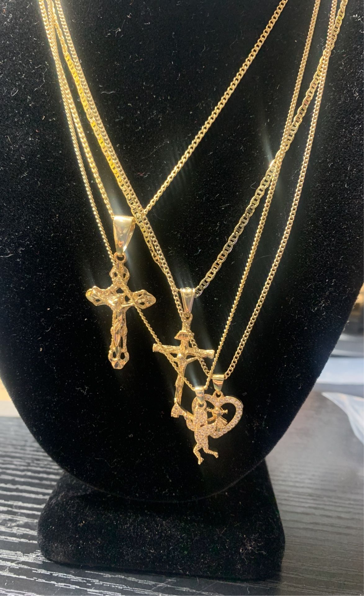 Gold filled Chain And Pendant.