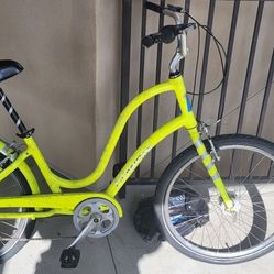 Electra Townie 7D Cruiser – Bright Yellow, 7-Speed, Fenders & Rack – $150 OBO