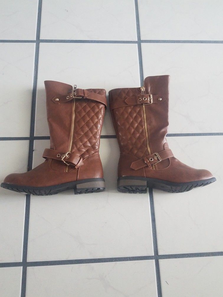 Boots Girls Size 4