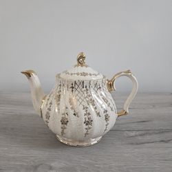 Vintage Sadler Teapot 3046 Ivory With Gold Trim Floral Spray England
