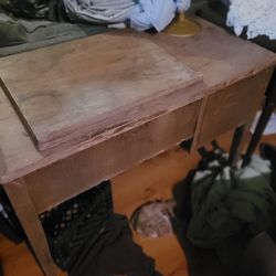 Singer Sewing Machine And Table 