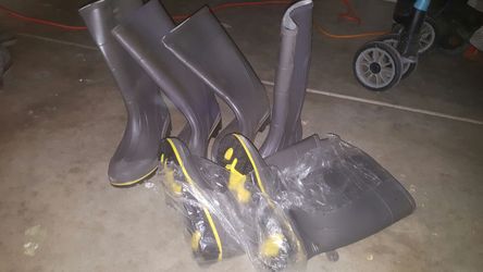 Servus Steel Toe Rubber Boots...