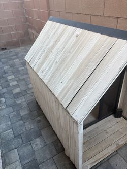 Wooden Outdoor Dog House with Porch