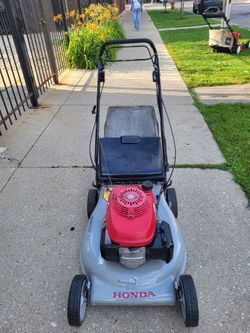 Lawnmover Honda Self Propelled In Excellents Conditions