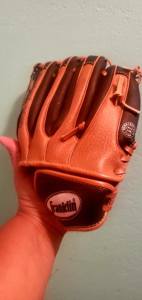 Franklin RTP Baseball Glove..size 10 Inch Youth