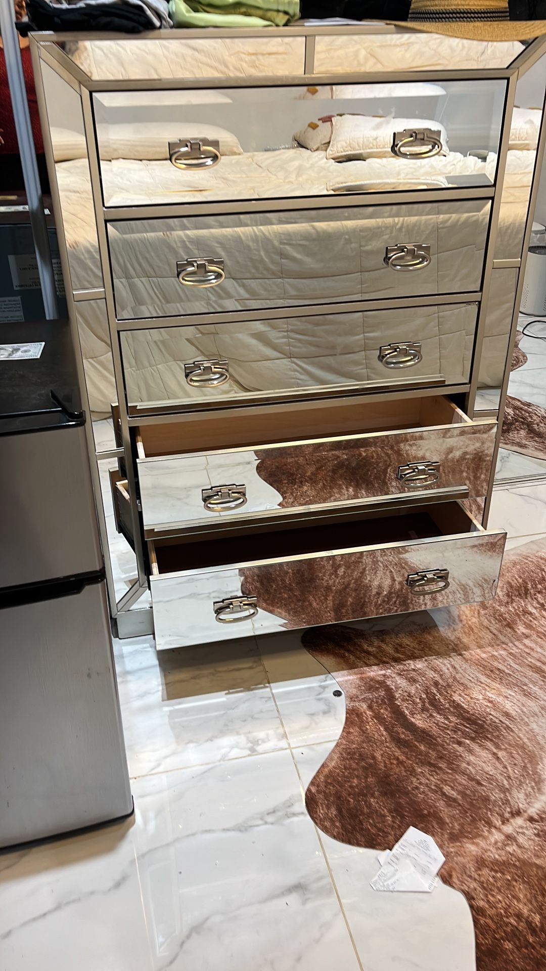 Chest Very Beautiful And Very Clean