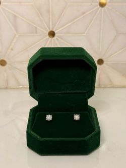 Premium 0.5 Carat Moissanite Stud Earrings (1CTW) – VVS1 D-Color