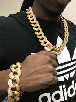 Iced out 28mm Cuban link chain set