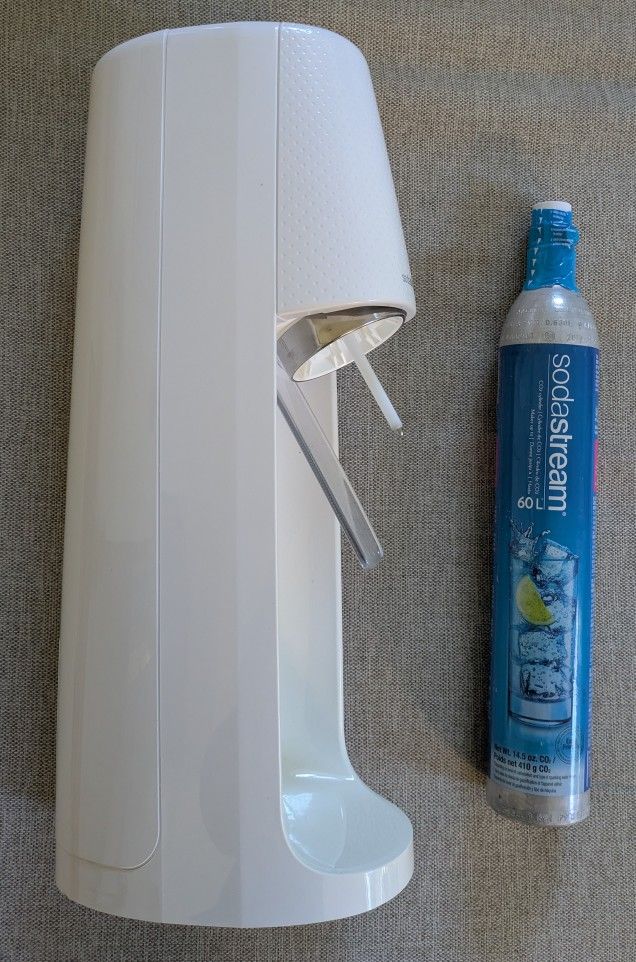 New and Sealed Sodastream CO2 Cylinder 60L+Bonus Pre-owned Sparkling Maker