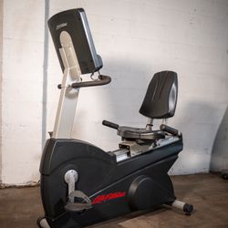 Life Fitness Recumbent Bike