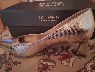 Naturalize evening shoes Tylan, Silverman size 7 1/2