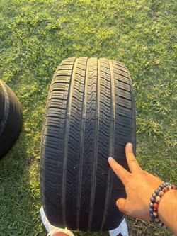 275/55R17 Tire
