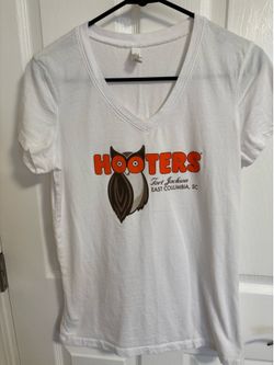 Womens Hooters Tee