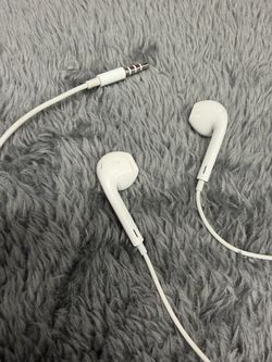 Apple Wired Ear Buds with headphone jack!