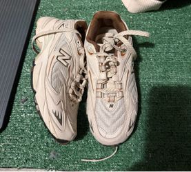 Women’s shoes size 6
