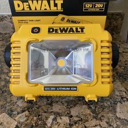 Dewalt 20v 2000 Lumens Light