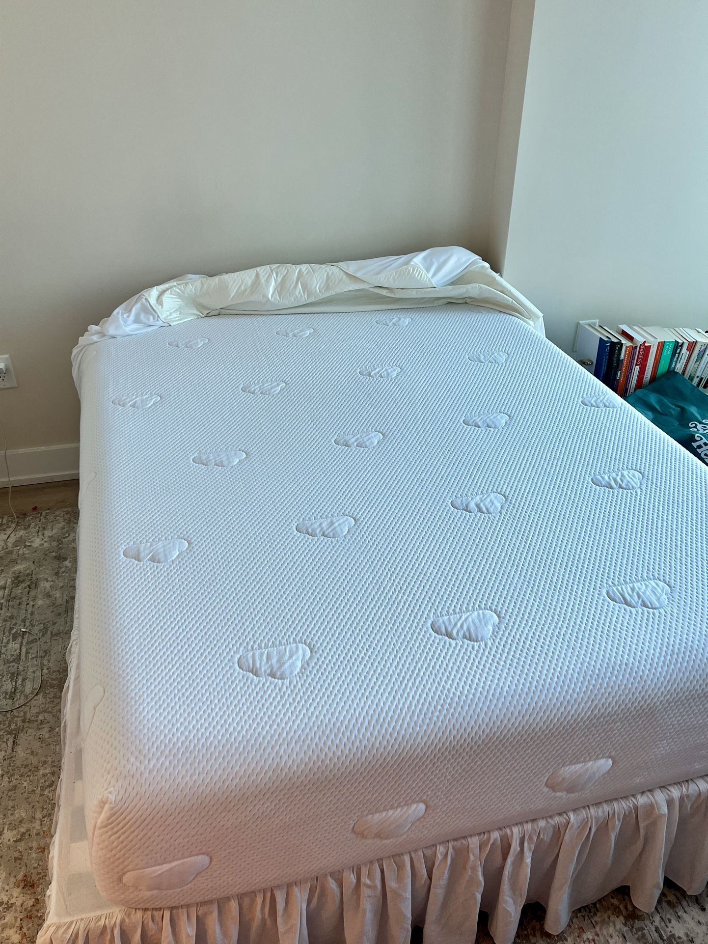 Puffy Lux Queen Mattress! Like New & Bed Frame Included For Free