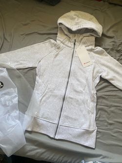 Lululemon Heathered Light Grey Full-Zip Scuba Hoodie (NWT)