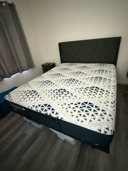 Sleepy Hybrid Mattress, adjustable base and head board