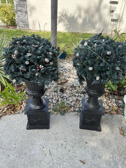 2 Matching Heavyweight Planters 36 Inch with Lights