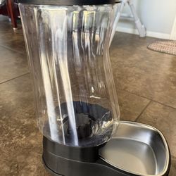 Pet Feeder And Waterer