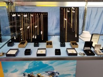 Gold/Diamond Necklaces & Earrings