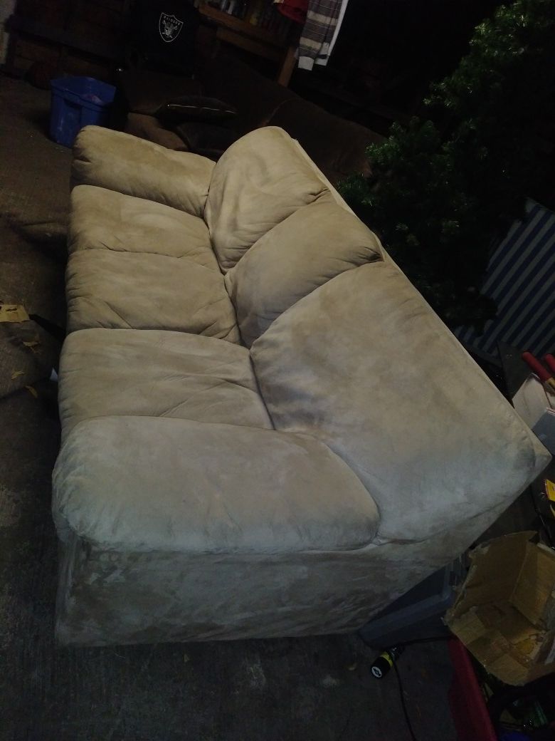1ST $40 BUCKS GET... TAN COUCH....GOOD CONDITION