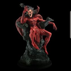 Bowen Statue Mephisto 