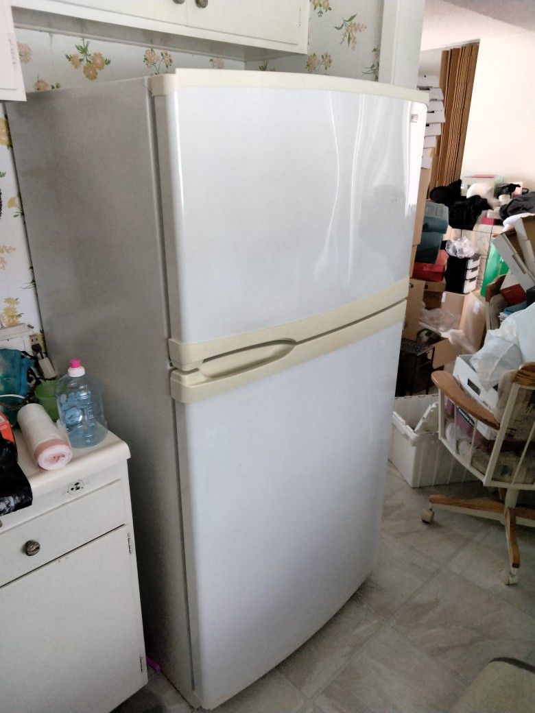 Kenmore Refrigerator With Ice Maker