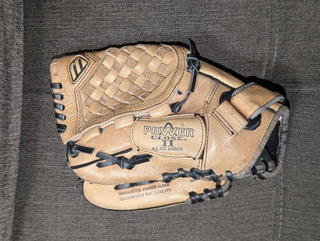 Mizuno Lefty Baseball Glove
