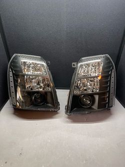 2007 to 2014 Cadillac Escalade ESV EXT Headlights