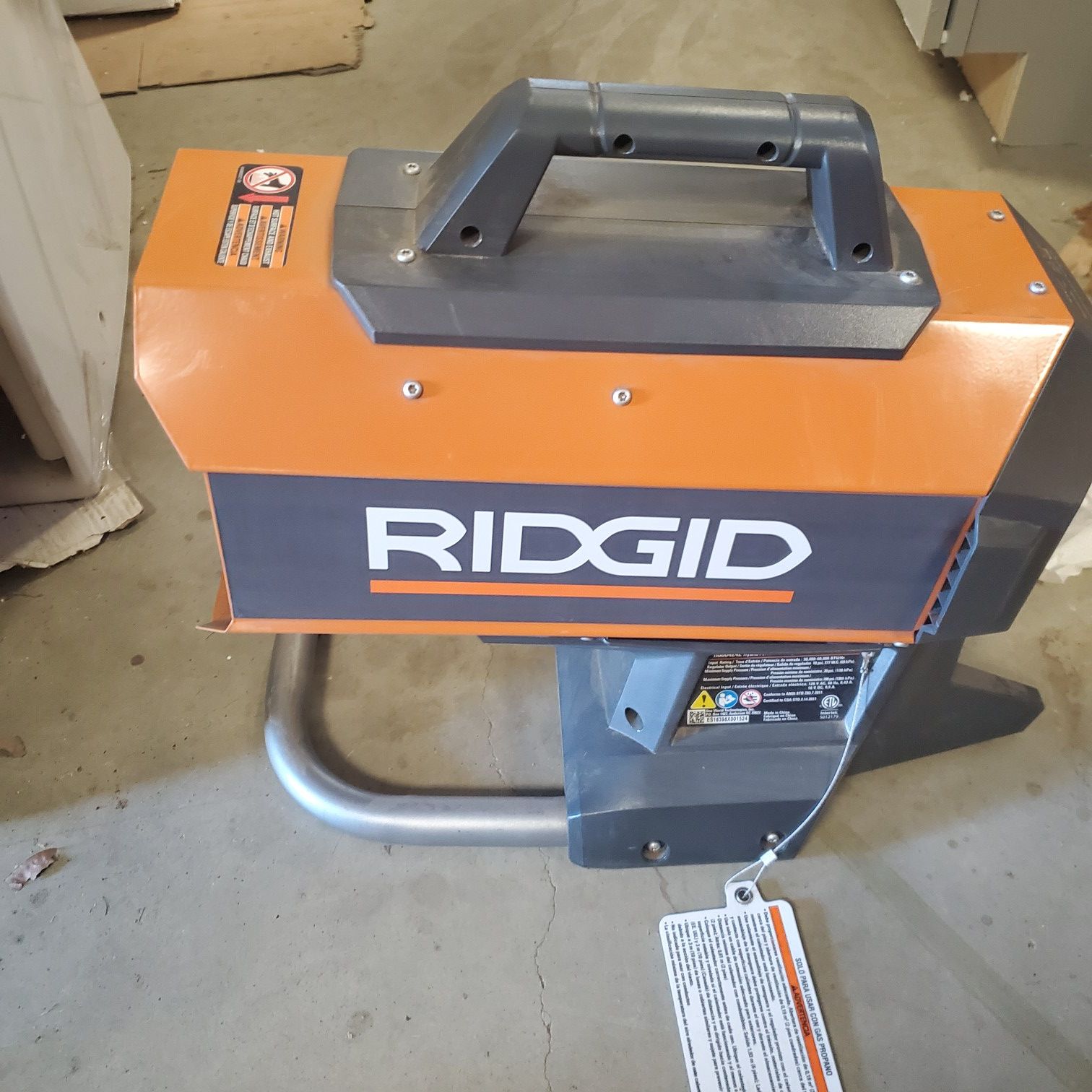 RIDGID 18Volt 60K BTU Hybrid Forced Air Propane Portable Heater for