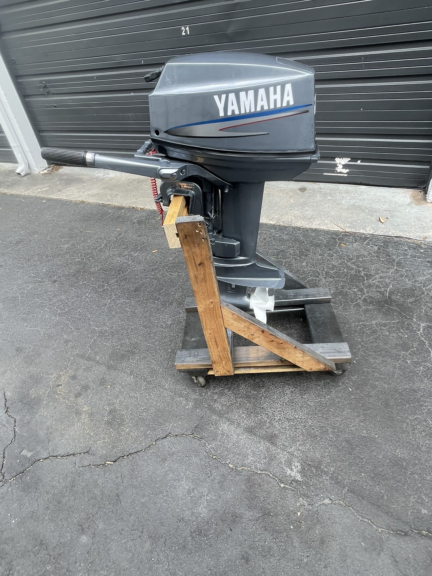 Yamaha 25 HP Outboard Motor 