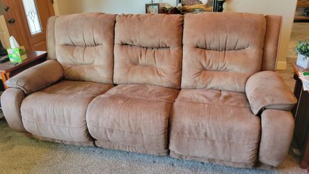 Southern Motion Electric Reclining Set