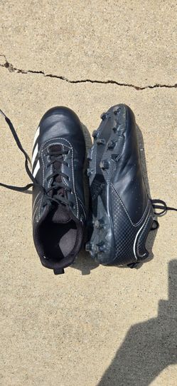 Boys Soccer Cleats - Size 5