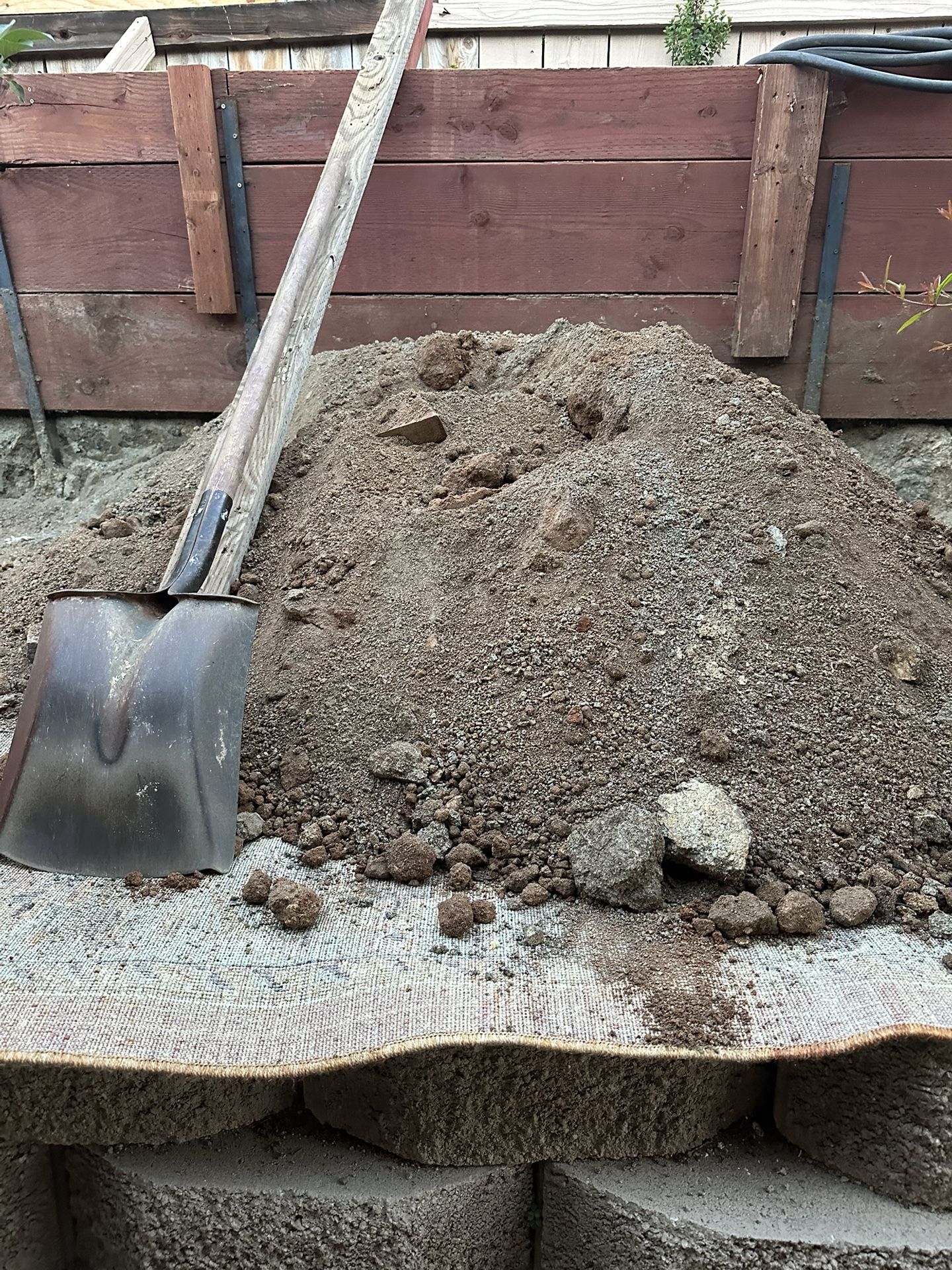Free soil free rocks