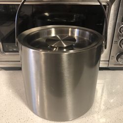 Stainless Steel Ice Bucket With Sealed Lid 