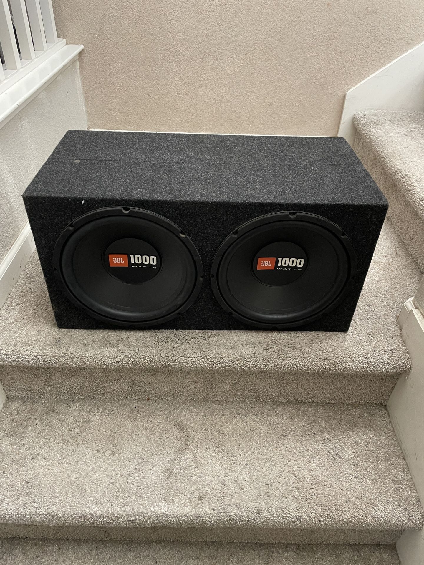 Dual 12" 1000w JBL Subs