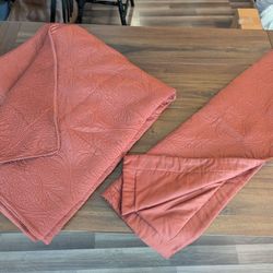 Fieldcrest Luxury Quilt And Sham (Queen)