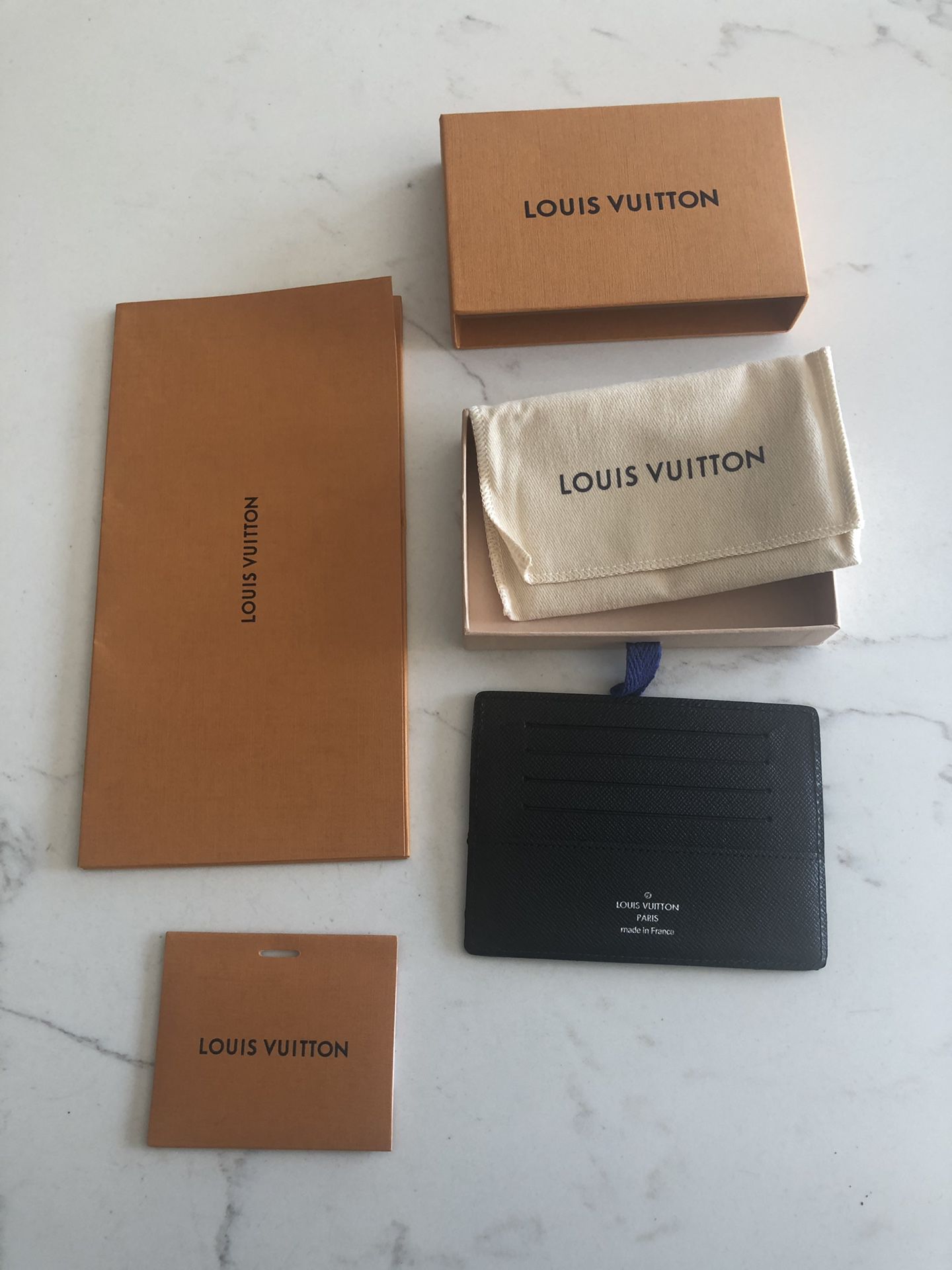 Like New Louis Vuitton Card Holder!! 100% Authentic with Receipt (see photos)!!