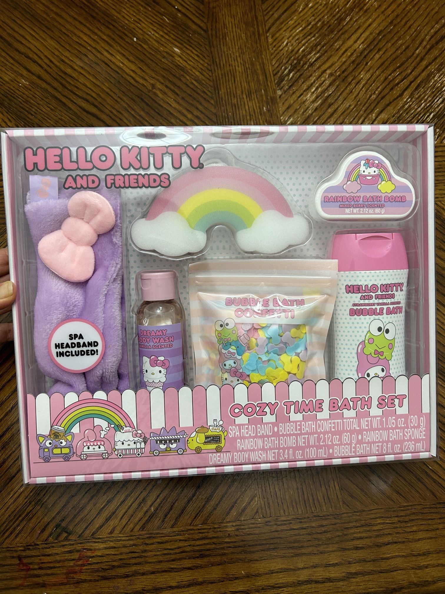 NWT Hello Kitty & friends Cozy time bath set