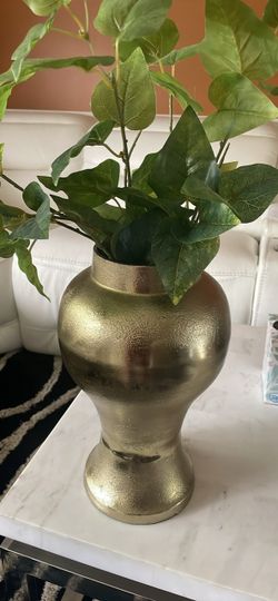 Gold Textured ceramic Vase