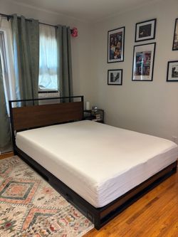 Daniel Bamboo & Metal Platform Bed - Queen - Like New (Mattress Included Free)