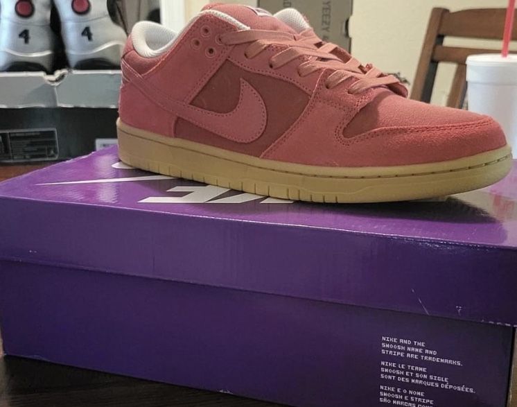 Nike SB Dunk Adobe