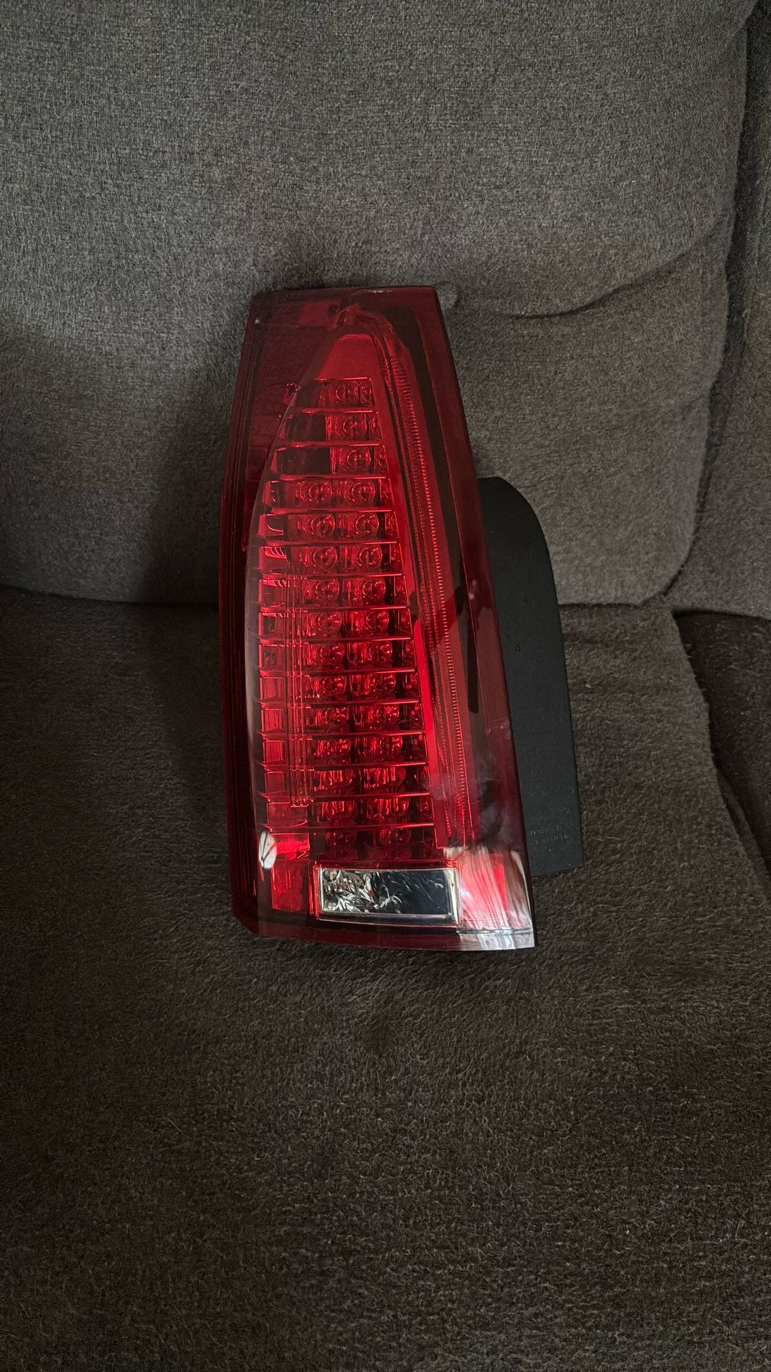 (08-14 )Cadillac CTS DRIVER SIDE tail Light